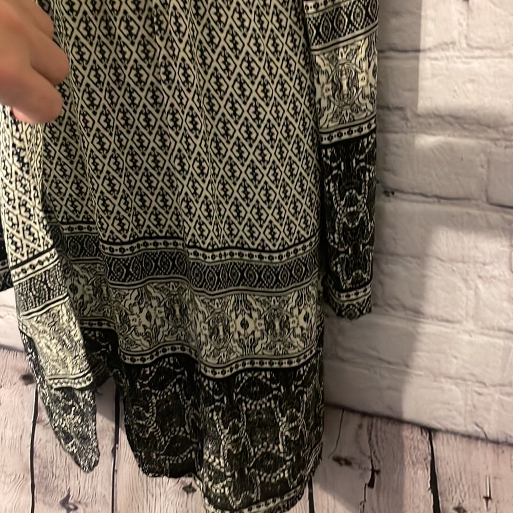 Charlotte Russe black and ivory mixed print boho Large - Picture 9 of 10